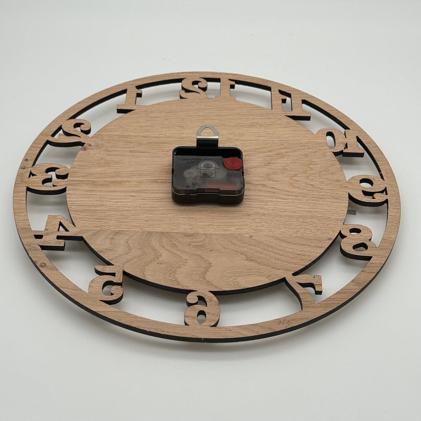 Wanduhr aus Eiche MDF - Hirschmotiv