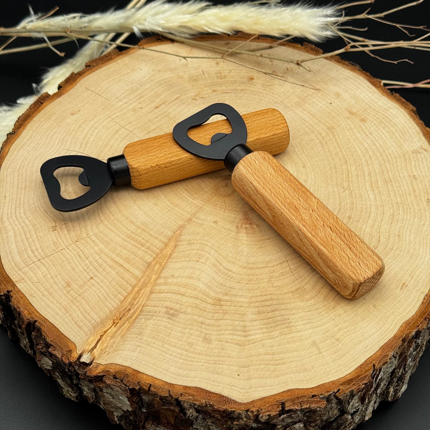 Flaschenöffner / Kapselheber mit schwarzer Edelstahl Klinge - Buche lackiert